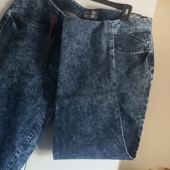 Jeans - Picture 2 of 6